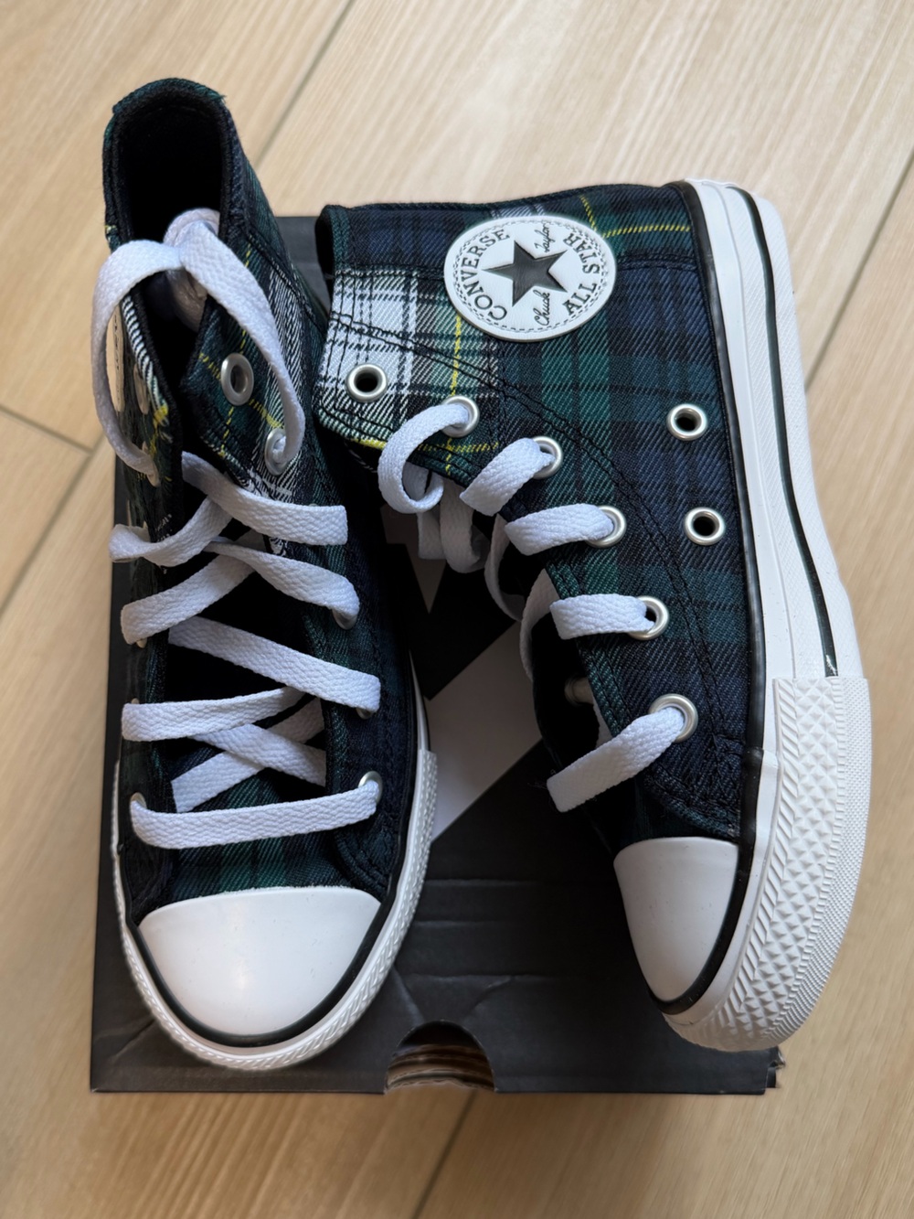 NEW Chuck Taylor Plaid Converse Shoes
